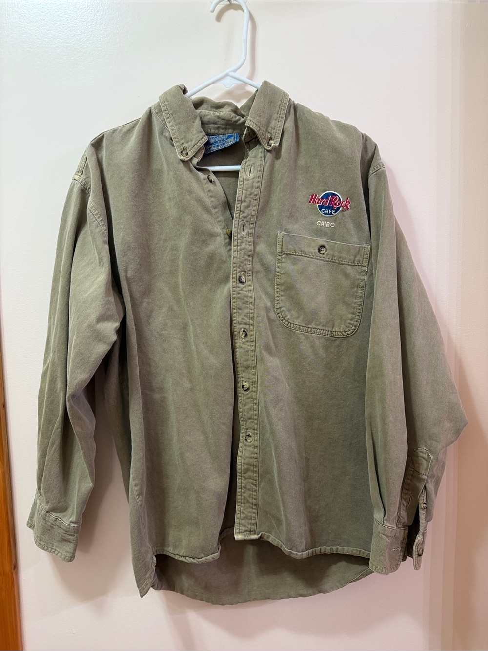 Hard Rock Cafe Cairo Egypt Denim Olive Green Button-Front Shirt with Logo. NWOT.